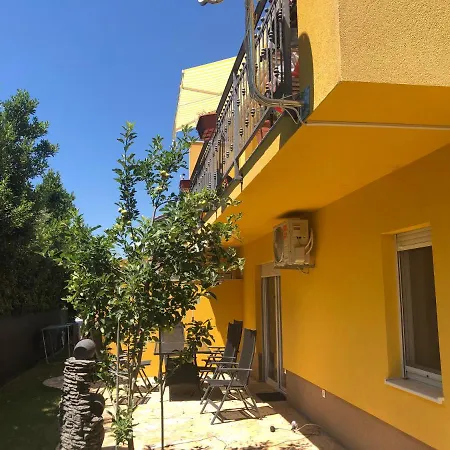 Spacious Close To The Sea In Split Area