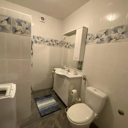 Apartment Spacious Close To The Sea In Split Area
