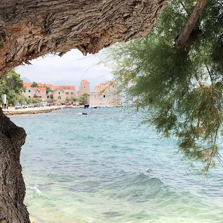 Spacious Close To The Sea In Split Area Apartment