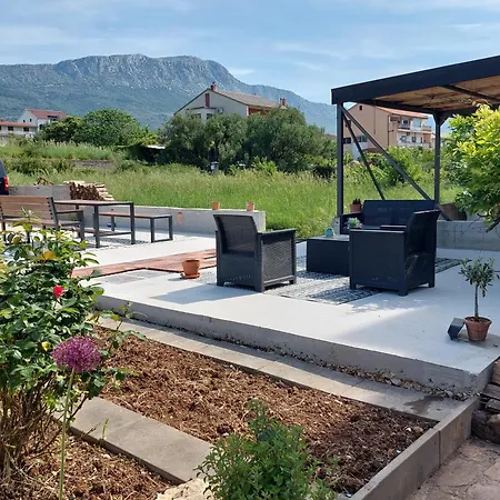 Spacious Close To The Sea In Split Area